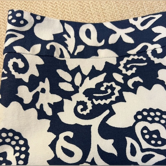 Talbots size 6 blue and white cotton blend lace hem skirt- office, date night - Picture 3 of 9